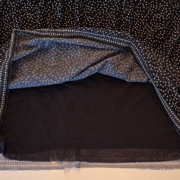 Max Studio Black Sheer Polka Dot Short Sleeve Blouse - Picture 5 of 7